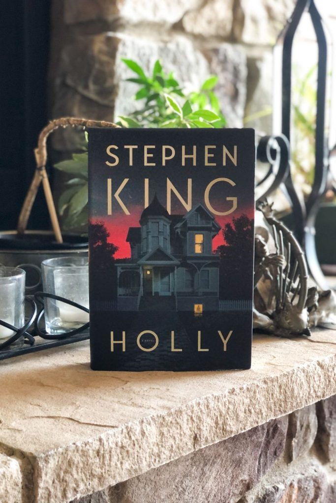  کتاب Holly by Stephen King